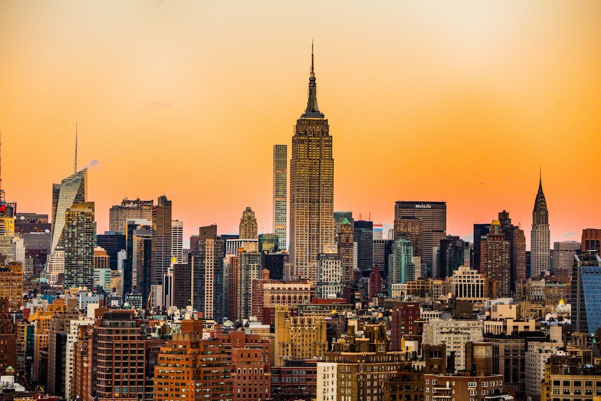 Vista de Manhattan y el Empire State al atardecer